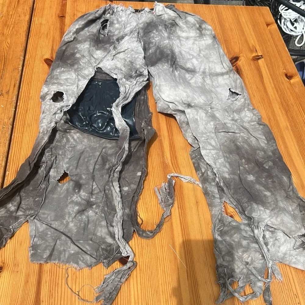 3D Zombie Halloween Costume Boys Size 8 10 and mask